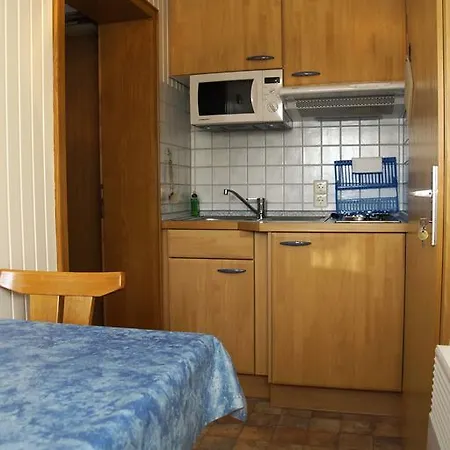Haus Hubertus بيت ضيافة 3*