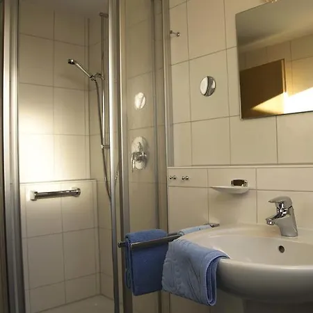 Haus Hubertus بيت ضيافة 3*