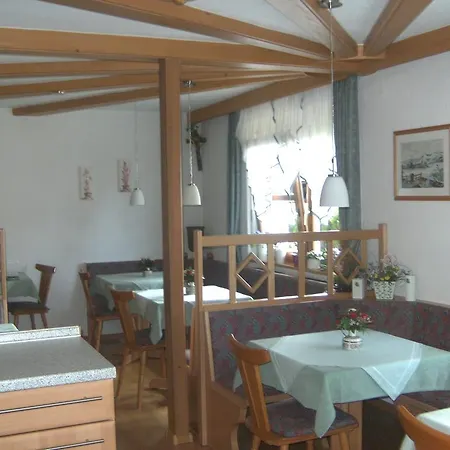 بيت ضيافة Haus Hubertus 3*